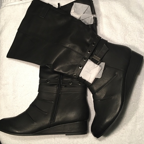 kisses Shoes - NWT Kisses black high boots